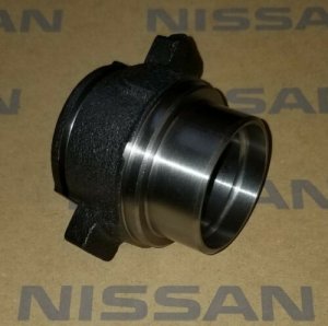 Nissan 30501-S0164 OEM Clutch Release Throw Out Bearing Sleeve RB25DET R33 RB25